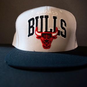 Mitchell & Ness Bulls SnapBack Hat